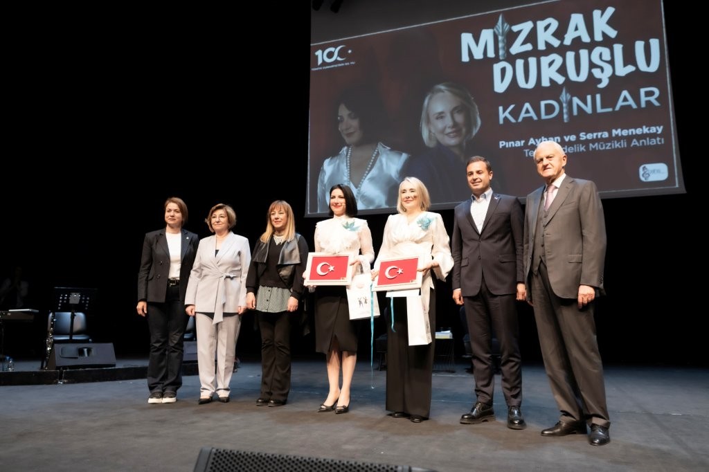 MIZRAK DURUŞLU KADINLAR GÖSTERİSİ
