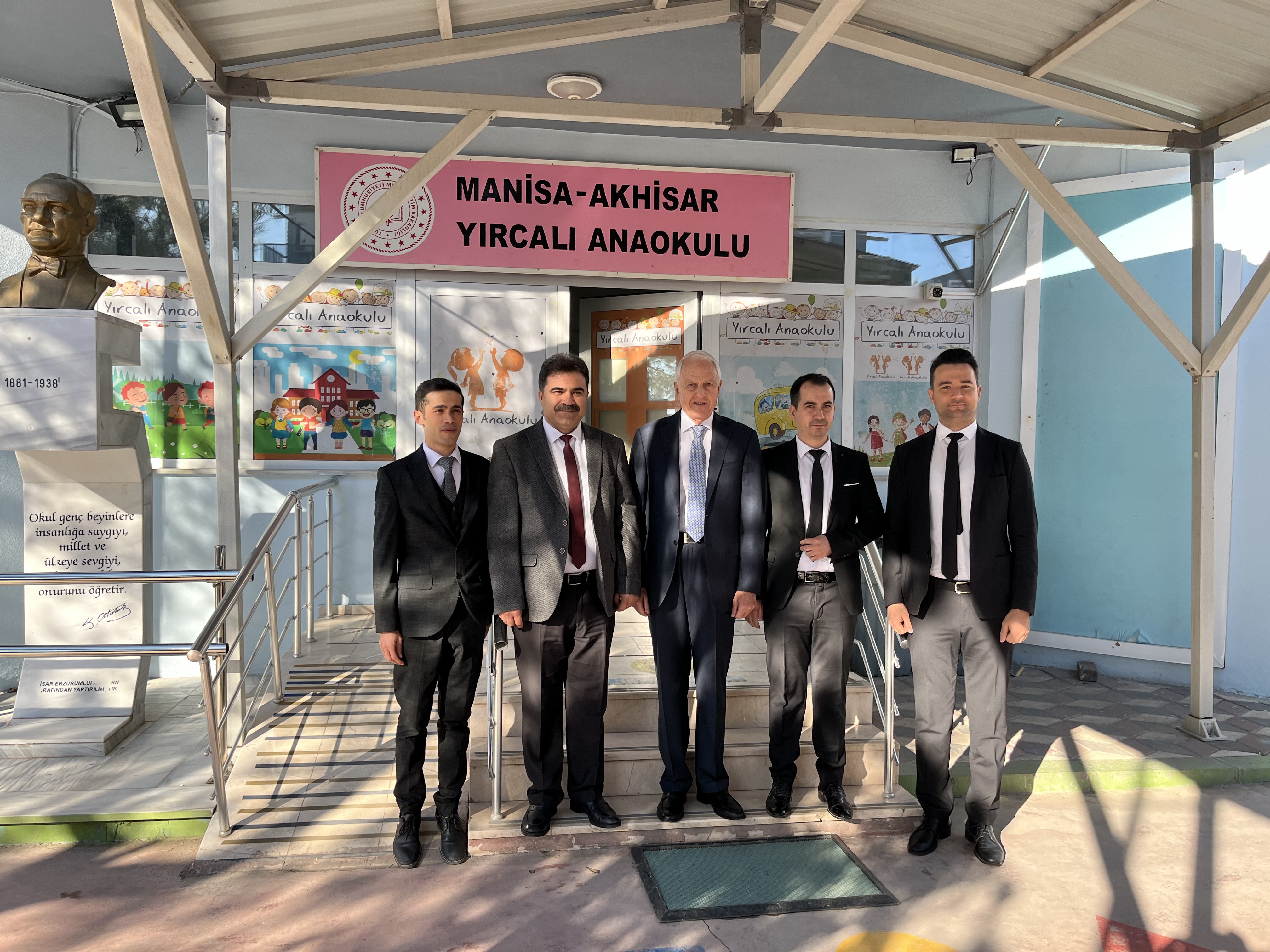 RONA YIRCALI, ANAOKULU  ÖĞRENCİLERİ İLE BULUŞTU